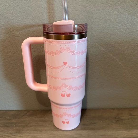 Sale! Stanley The Valentine's Day Pink Velvet Cake 30oz Tumbler - Picture 5 of 9